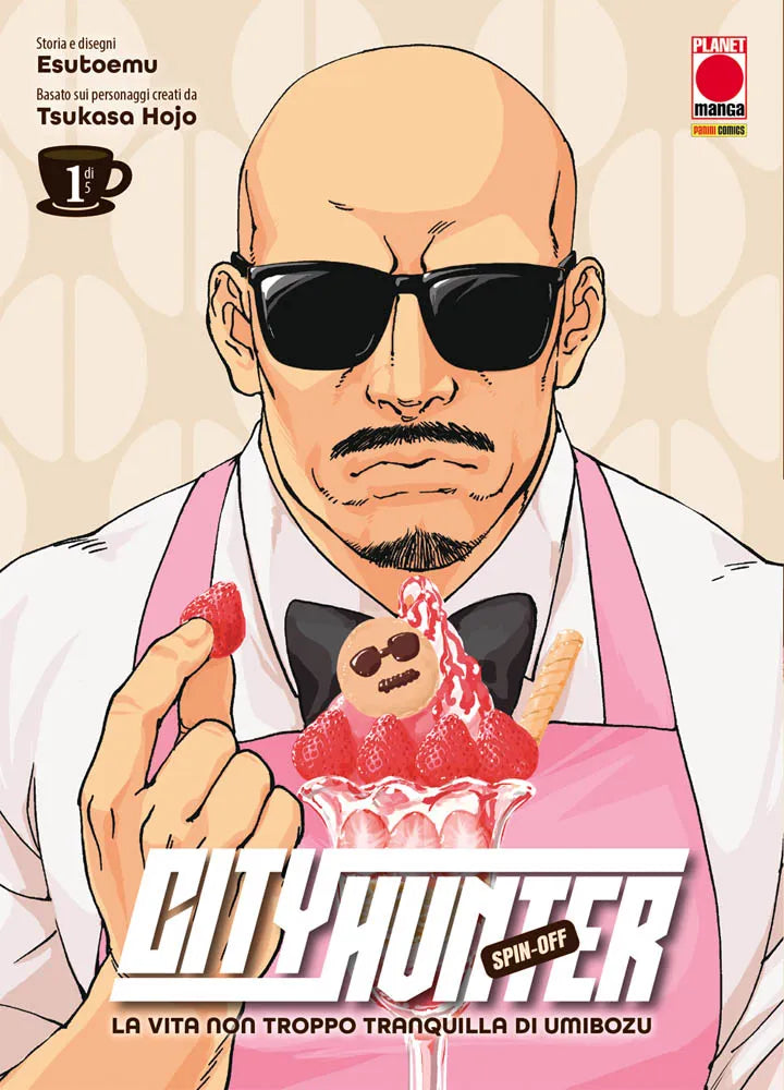 Copertina del primo volume in italiano del manga 'City Hunter – Spin-Off: La Vita non Troppo Tranquilla di Umibozu', edito da Panini Planet Manga. L'illustrazione mostra in primo piano il massiccio protagonista Umibozu (Falcon), calvo e con occhiali da sole neri, mentre indossa un grembiule rosa sopra camicia bianca e papillon nero. Con una mano tiene una fragola accanto a un sontuoso parfait di fragole decorato con un biscotto che ritrae la sua stessa faccia buffa.