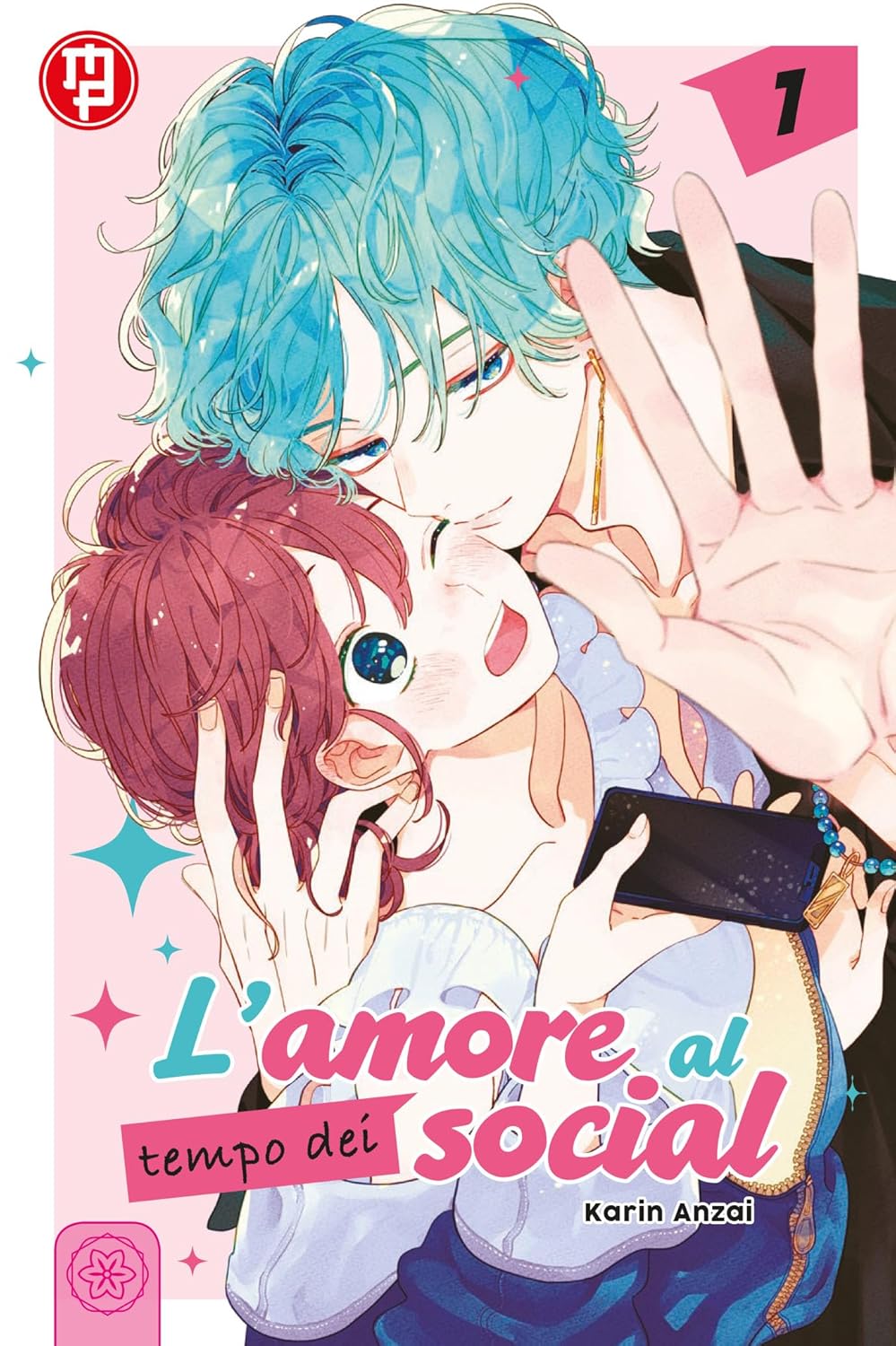 Copertina del primo volume del manga L'Amore al Tempo dei Social, che mostra un ragazzo con folti capelli azzurro chiaro che cinge da dietro una ragazza sorridente con capelli rossi, la quale stringe tra le mani uno smartphone nero, su uno sfondo rosa confetto con stelle.