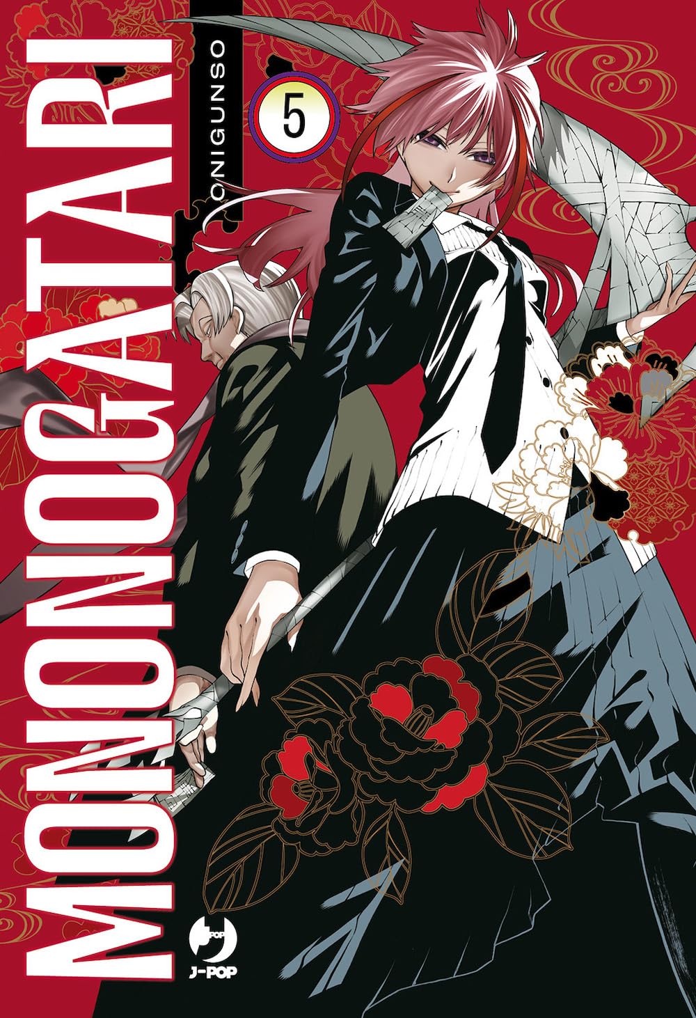 Copertina del manga Mononogatari volume 5. Su un vibrante sfondo rosso decorato con onde e grandi fiori neri dai contorni dorati, si ergono due figure in eleganti completi scuri. In primo piano, un personaggio con corti capelli bicolore rossi e bianchi sorride audacemente impugnando una grande e minacciosa falce con il manico parzialmente bendato. Alle sue spalle si intravede il profilo di un uomo più maturo, con i capelli bianchi e un'espressione severa.
