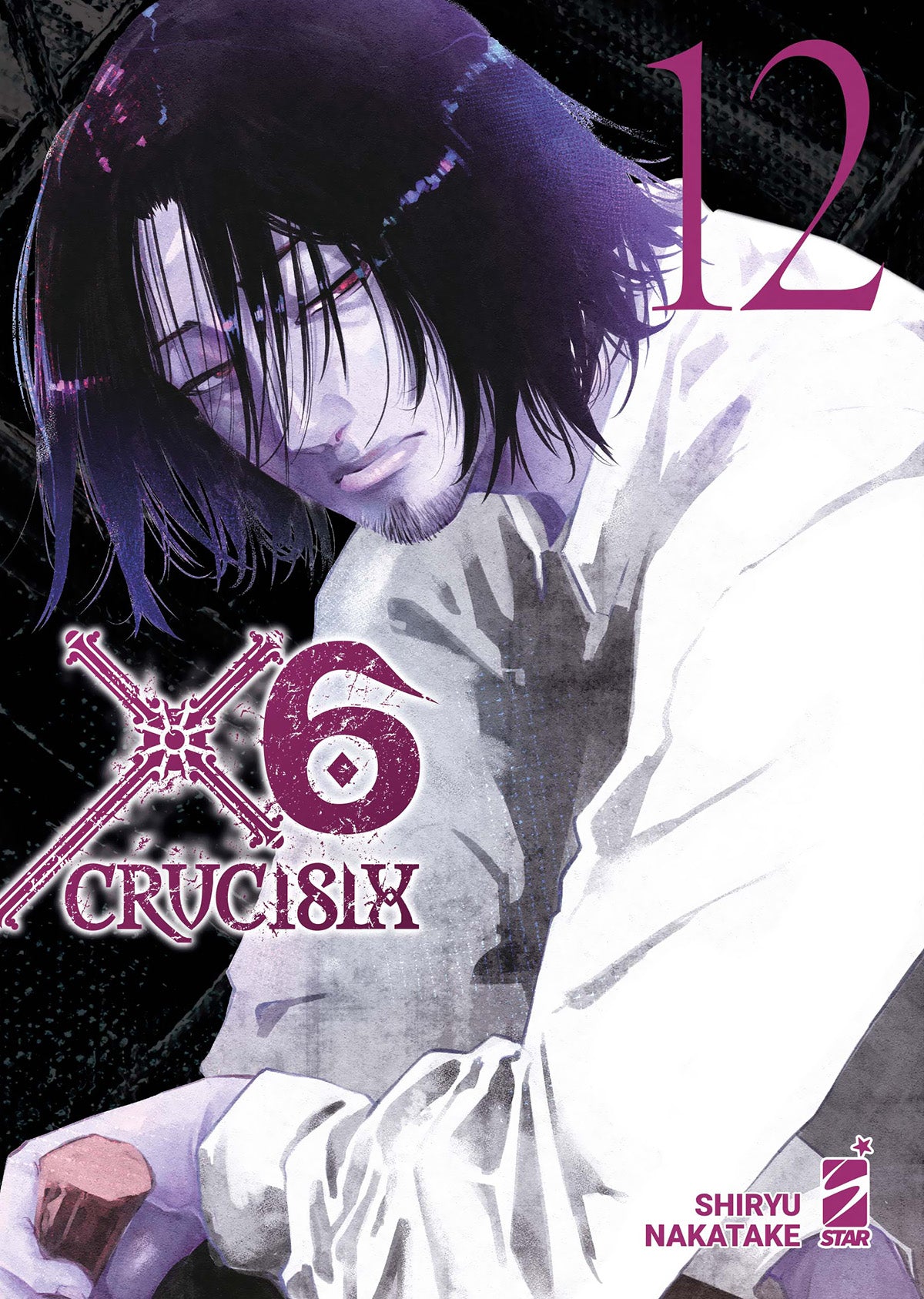 Copertina del manga X6 - Crucisix Vol. 12 edito da Star Comics. L'illustrazione, dai toni cupi e drammatici, mostra in primo piano un uomo con i capelli scuri disordinati, un leggero pizzetto e occhi socchiusi dai riflessi rossi. L'uomo indossa una camicia bianca stropicciata e regge un oggetto marrone simile a un manico di legno nella mano in basso a sinistra. Sullo sfondo scuro e graffiato spicca il titolo "X6 CRUCISIX" in un font viola dallo stile consumato, accompagnato dal grande numero 12. In basso a