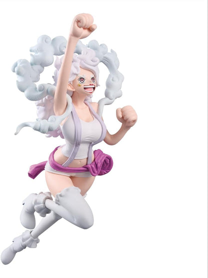 Figure di Jewelry Bonney da One Piece nella sua forma The Most Free Future, con capelli bianchi, abiti chiari e nuvole fluttuanti, ritratta felice con un pugno alzato.