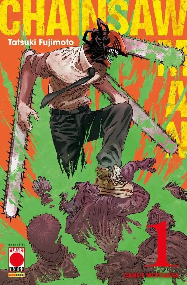 Copertina del manga Chainsaw Man Vol. 1. Un'illustrazione cruenta e iper-dinamica in cui il protagonista Denji, trasformato nell'ibrido demone-motosega, squarcia la scena verso lo spettatore. Ha una testa meccanica arancione a forma di motosega con zanne aguzze e lame rotanti insanguinate che fuoriescono anche dalle braccia. Schizzi di sangue e detriti volano su uno sfondo caotico, mentre in alto campeggia il logo del titolo in colori vivaci.