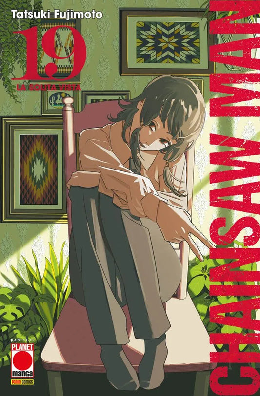 Copertina del manga Chainsaw Man Vol. 19. Su uno sfondo bianco e pulito, spicca in primo piano il Diavolo-Guerra (Yoru) con un'espressione severa e decisa. Presenta le caratteristiche cicatrici sul volto e gli occhi a cerchi concentrici. Indossa l'uniforme scolastica scura e impugna un'arma formata da una spina dorsale umana. In alto a destra, il logo del titolo è realizzato in nero con bordi bianchi.