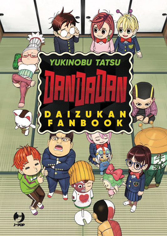 La copertina del Dandadan Official Fanbook, che presenta un'illustrazione corale vivace e colorata con i protagonisti Momo Ayase e Okarun circondati dai vari alieni e spettri della serie.