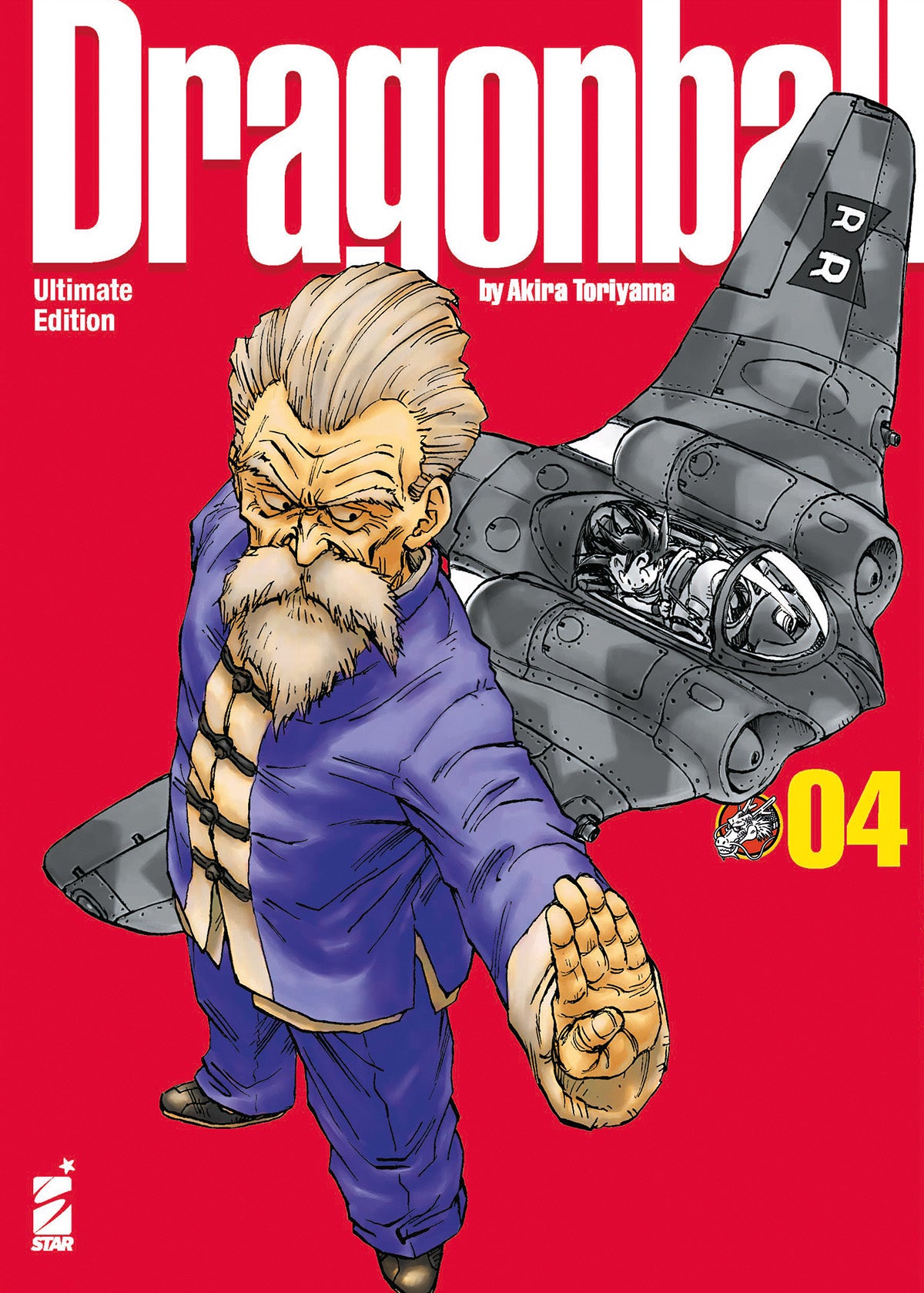 Copertina del manga Dragon Ball Ultimate Edition Vol. 4. Su uno sfondo rosso acceso, in primo piano si erge un anziano maestro di arti marziali con folti baffi e capelli bianchi (Jackie Chun), vestito con una casacca blu a maniche lunghe, in posa da combattimento con il palmo della mano teso in avanti. Alle sue spalle sfreccia diagonalmente un jet grigio scuro dal design fantascientifico con la scritta "RR" sull'ala, all'interno della cui cabina di pilotaggio vetrata si intravede il piccolo Goku.