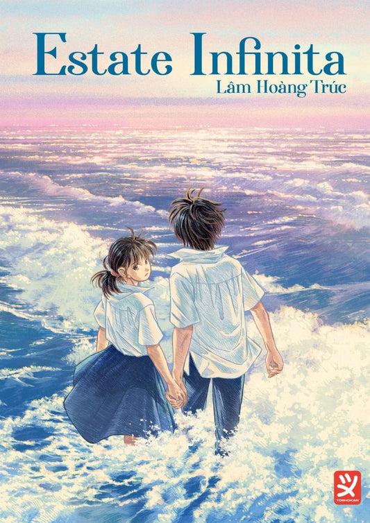 Copertina del graphic novel 'Estate Infinita' (Toshokan) con due ragazzi mano nella mano in mare.   
