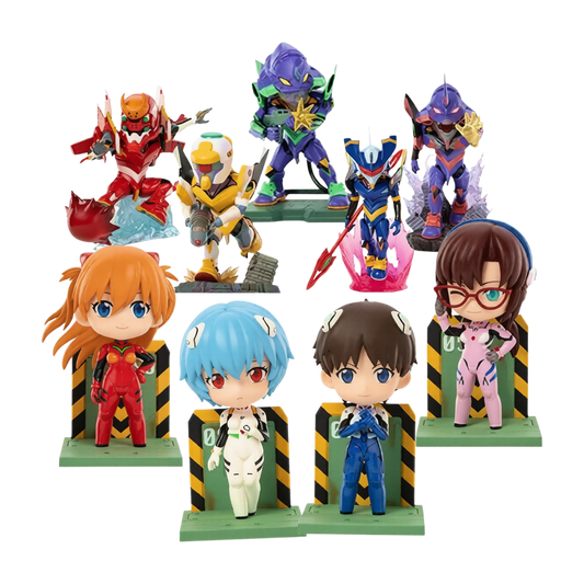 Panoramica della serie di blind box da collezione Evangelion Series Figures Vol. 1 prodotta da Funism. L'immagine mostra in basso le figure chibi dei piloti Rei Ayanami, Shinji Ikari, Asuka Langley e Mari Makinami su basi NERV, mentre in alto figurano le Unità mecha EVA (EVA-01, Mark.06, EVA-01 Risvegliato Secret, EVA-02 ed EVA-00) posizionate su basi scenografiche con container ed effetti speciali.