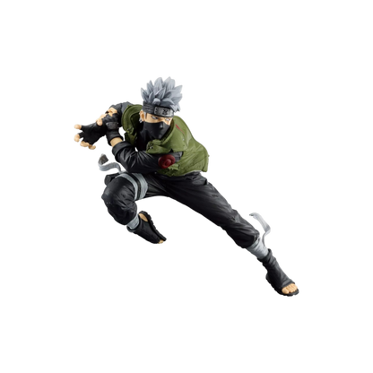 Figure da collezione in PVC di Hatake Kakashi da Naruto Shippuden prodotta da Banpresto in posa di attacco dinamica.