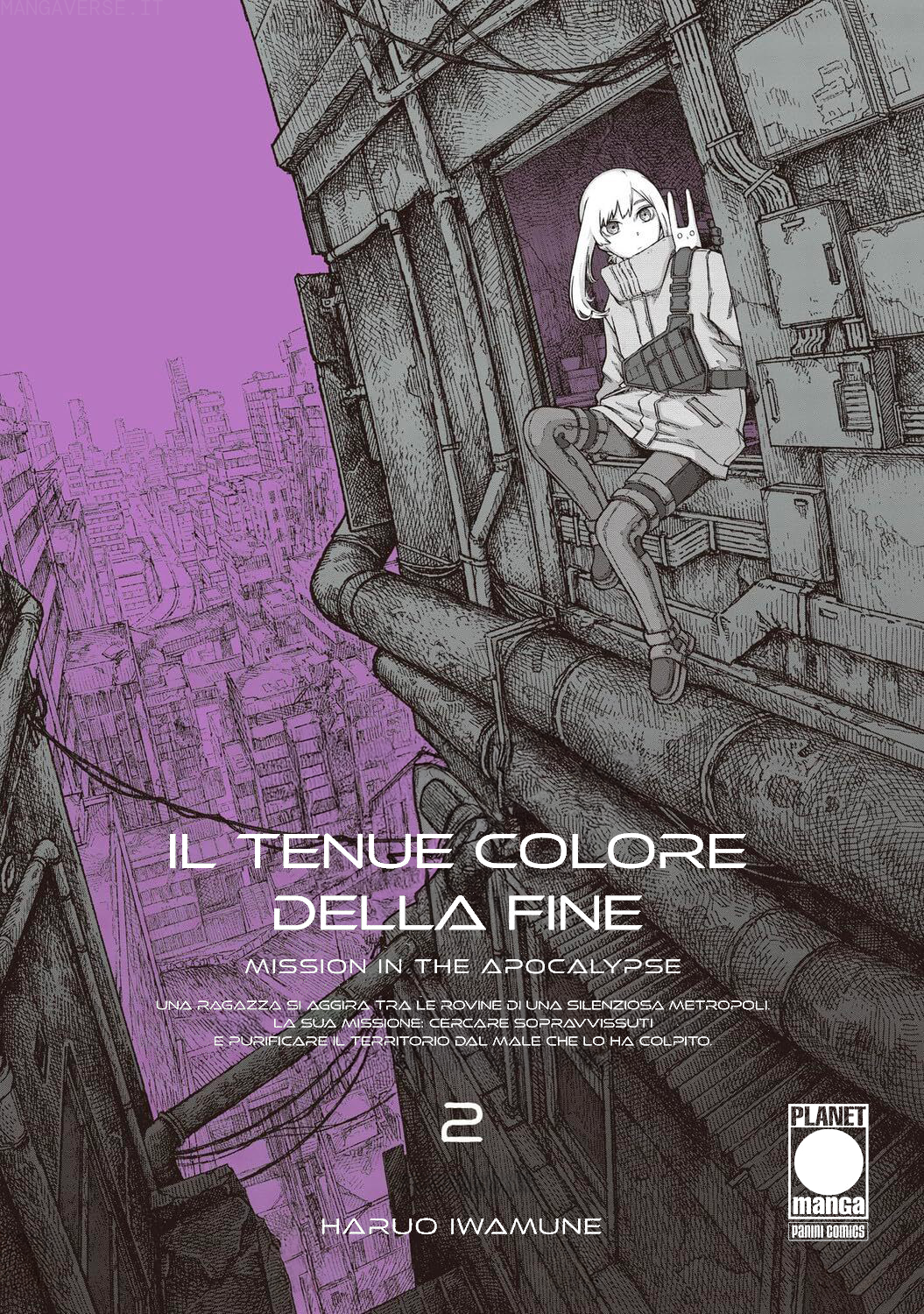 Copertina del manga Il Tenue Colore della Fine - Mission in the Apocalypse Vol. 2; illustrazione molto dettagliata in stile china con cielo viola acceso. La protagonista dai capelli bianchi, Sayo, siede sul davanzale di un edificio brutalista in rovina con il piccolo robot Coo sulla spalla. Sullo sfondo si estende un'intricata città post-apocalittica abbandonata.