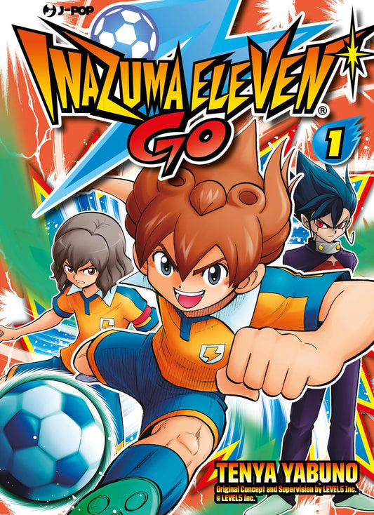 Copertina del primo volume in italiano del manga 'Inazuma Eleven GO' di Tenya Yabuno, edito da J-POP. L'illustrazione molto dinamica mostra in primo piano il protagonista Tenma Matsukaze con i capelli castani a forma di turbine mentre calcia con forza un pallone da calcio, affiancato da Shindou Takuto sulla sinistra e dal rivale Tsurugi Kyousuke sulla destra.