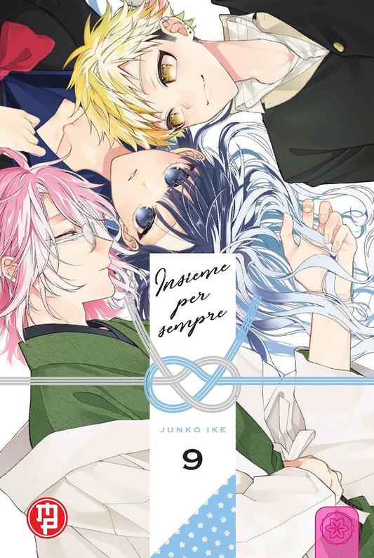 Copertina del nono volume in italiano del manga 'Insieme Per Sempre' di Junko Ike, edito da Magic Press. L'illustrazione mostra tre personaggi sdraiati vista dall'alto: al centro una ragazza con lunghi capelli blu chiari e grandi occhi scuri, affiancata in alto da un ragazzo biondo con piercing all'orecchio e in basso da un uomo con occhiali da vista e lunghi capelli rosa in kimono verde, divisi dalla fascia centrale contenente il titolo con nodo mizuhiki azzurro e il numero 9.