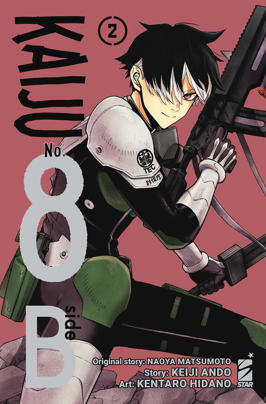 Copertina Kaiju No. 8 B-Side 2. Gen Narumi armato di fucile in divisa tattica su uno sfondo rossastro.