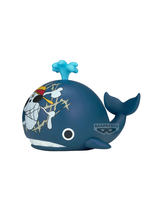 Figure in vinile morbido di Laboon da One Piece per la linea Sofvimates; la balena blu mostra il teschio dei pirati dipinto sulla fronte, cicatrici incrociate e uno spruzzo d'acqua azzurro sulla testa.