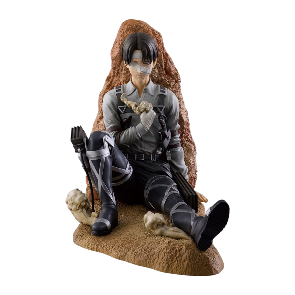 Figura da collezione di Levi Ackerman alta 11 cm dal finale de 'L'Attacco dei Giganti', prodotta da Banpresto per la linea Ichibansho Battle Of Heaven And Earth. La statua mostra il capitano Levi ferito e seduto contro una parete rocciosa, con bende sulla testa che coprono l'occhio destro, divisa scura con equipaggiamento di manovra tridimensionale ed effetti di fumo attorno al corpo e ai piedi.