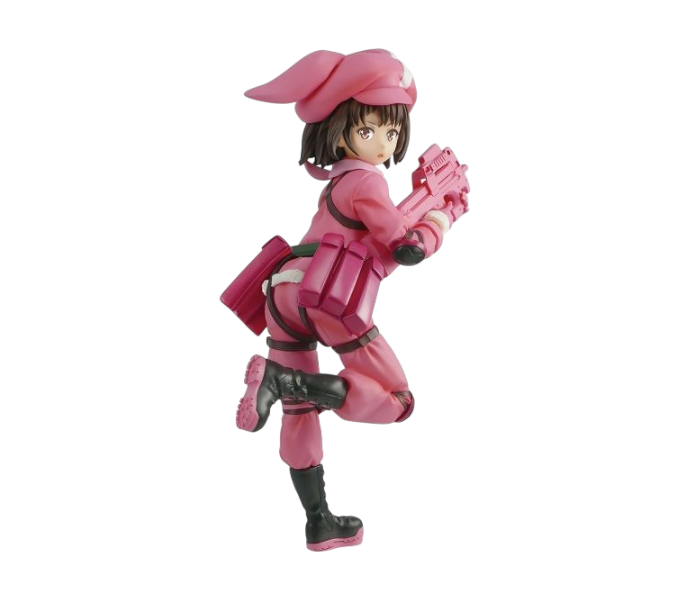 Figure da collezione in PVC di Llenn dalla serie anime 'Sword Art Online Alternative: Gun Gale Online', prodotta da Bandai Banpresto. La statuetta ritrae la protagonista in una posa dinamica di corsa e combattimento con una tuta tattica interamente rosa, tasche porta-caricatori ai fianchi, stivali neri, un berretto rosa con lunghe orecchie da coniglio e la sua mitraglietta P90 rosa stretta tra le mani.