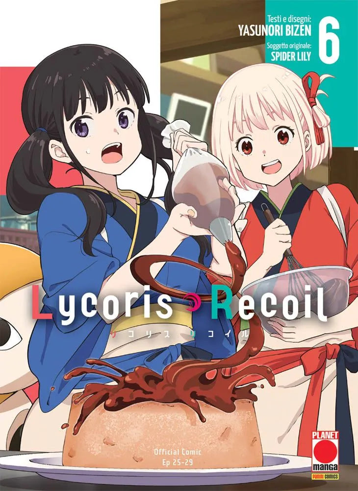 Copertina del manga Lycoris Recoil volume 6 edito da Planet Manga; l'illustrazione mostra Takina e Chisato con i grembiuli del locale mentre decorano con impegno un dolce al cioccolato.
