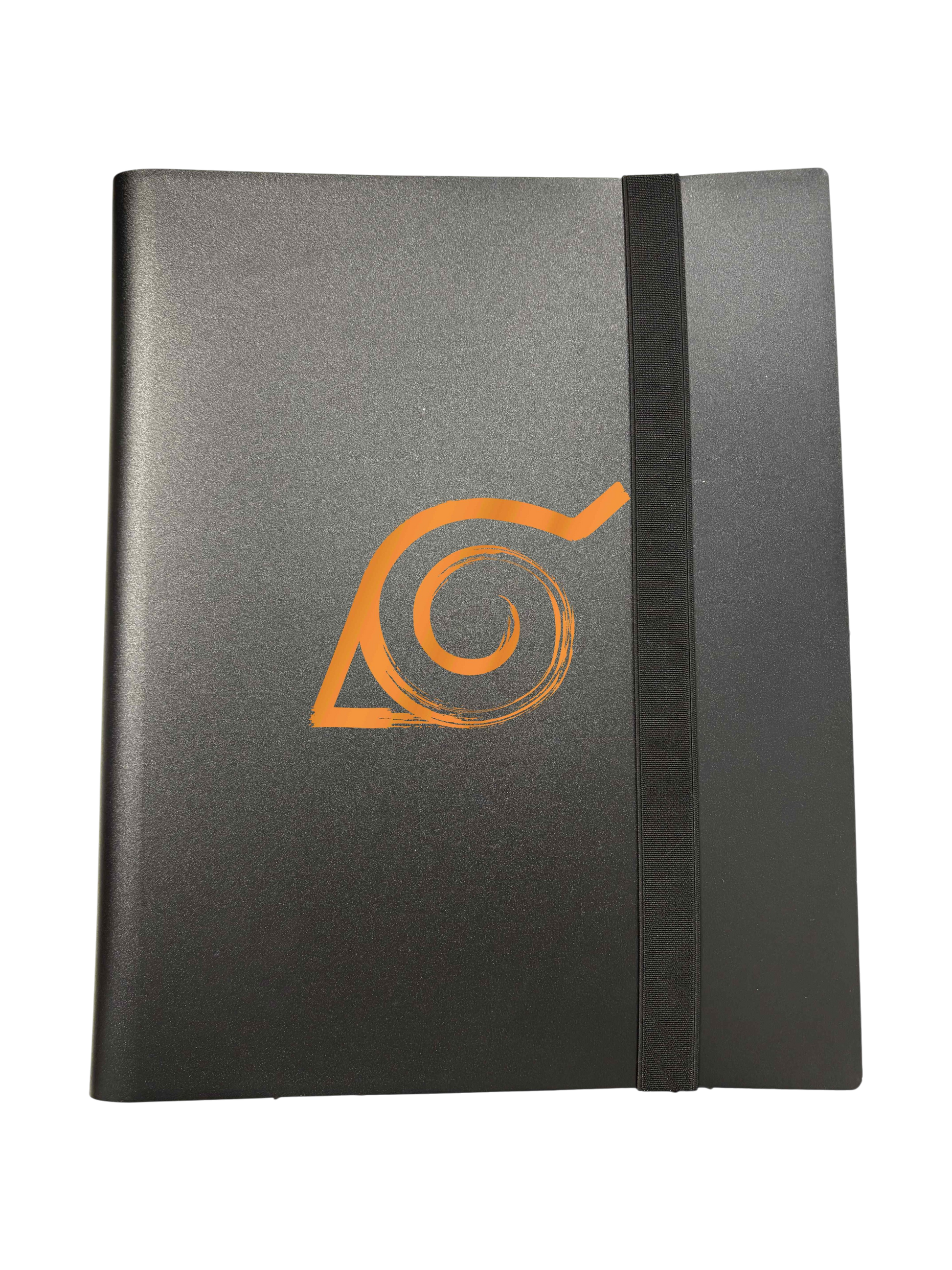 Copertina frontale dell'album portacarte di Naruto. Il raccoglitore si presenta in un elegante colore nero opaco e testurizzato, decorato al centro dal simbolo a spirale del Villaggio della Foglia in un brillante arancione metallizzato. Sulla destra è visibile la fascia elastica verticale utilizzata per chiuderlo.