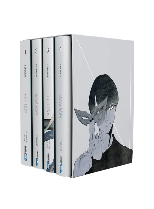 Cofanetto del manhwa Noblesse contenente 4 volumi (Stagione 5); il box è grigio e bianco con l'illustrazione artistica di un ragazzo che tiene in mano una maschera su sfondo geometrico.