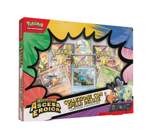 Confezione del box da collezione del GCC Pokémon "Collezione con Spilla Deluxe Compagni d'Avventura" dell'espansione Megaevoluzione: Ascesa Eroica, caratterizzata da una finestra a forma di fumetto che mostra le carte olografiche di Tepig, Totodile e Chikorita, la spilla abbinata e i pacchetti d'espansione.