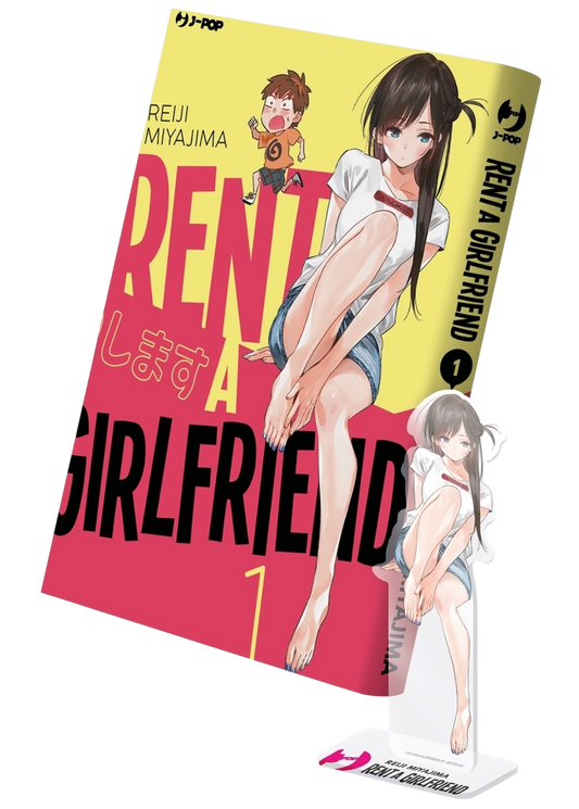 Il primo volume del manga Rent A Girlfriend in edizione Variant, mostrato insieme a uno standee in acrilico trasparente della protagonista Chizuru Mizuhara.
