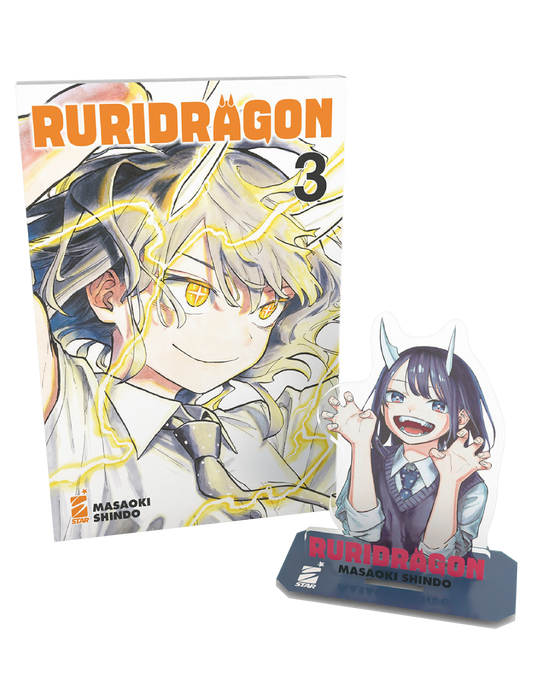 Set edizione limitata RuriDragon volume 3 edito da Star Comics; l'immagine mostra il volume con Ruri circondata da fulmini gialli e, accanto, lo standee in acrilico della protagonista che sorride facendo il gesto degli artigli con le mani.