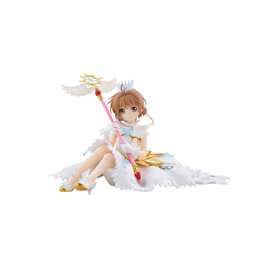 Statuetta figure di Sakura Kinomoto seduta con abito bianco e Scettro dei Sogni da Cardcaptor Sakura Clear Card Banpresto.