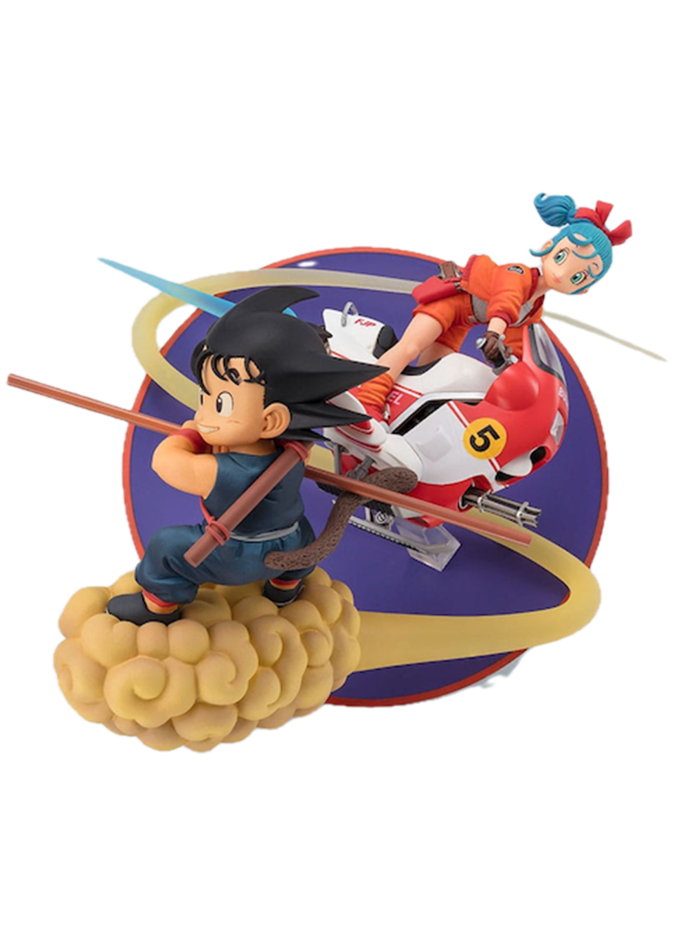 Figure da collezione di Son Goku da bambino sulla nuvola d'oro e Bulma alla guida di una moto fantascientifica bianca e rossa. I due personaggi sfrecciano vicini davanti a un grande disco viola, circondati da una scia d'effetto gialla e azzurra.