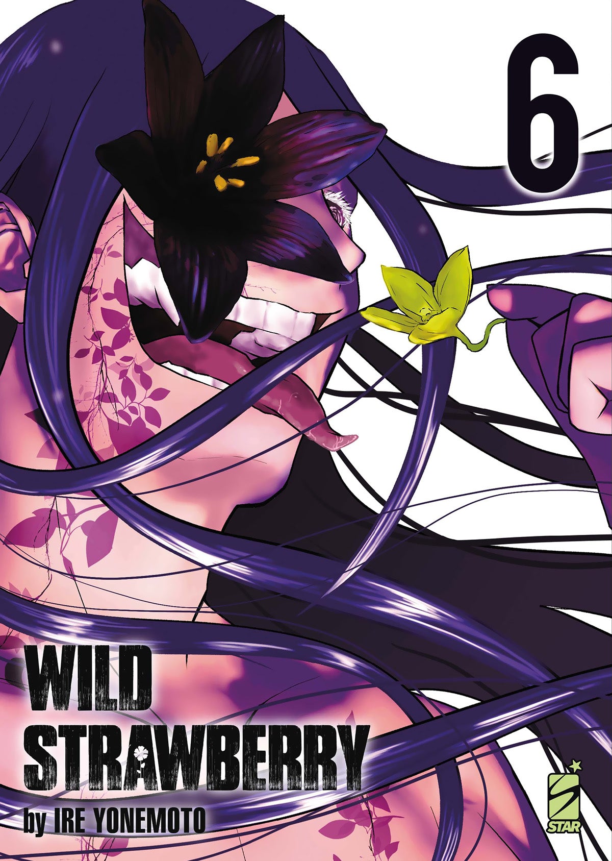 Copertina del sesto volume del manga Wild Strawberry. L'illustrazione mostra in primissimo piano e di profilo il volto di un personaggio inquietante dai lunghi capelli scuri. L'occhio destro è completamente coperto da un grande giglio nero, mentre la bocca è spalancata in un sorriso folle, mostrando denti aguzzi e la lingua di fuori. Sulla pelle pallida del collo spiccano tatuaggi violacei a forma di rampicanti; tra le dita tiene delicatamente un piccolo fiore verde-giallo.